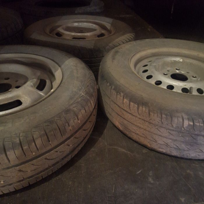 Продам диски с резиной.