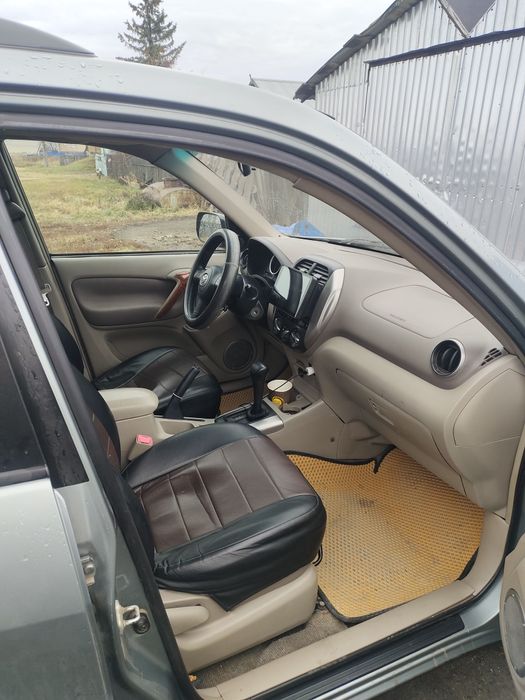 Тойота Раф 4 2005 года