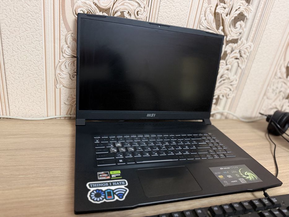 MSI Bravo 17 RTX4060 laptop