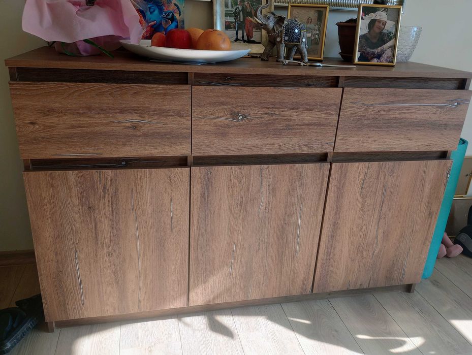 Буфе от дърво почти ново