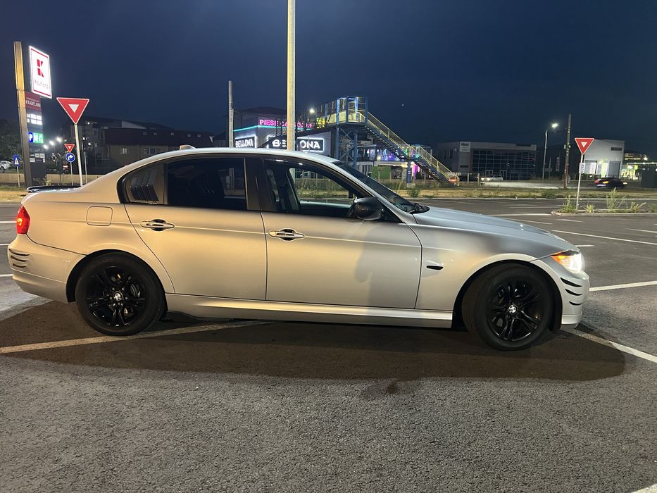 Bmw  e90 318 d face lift