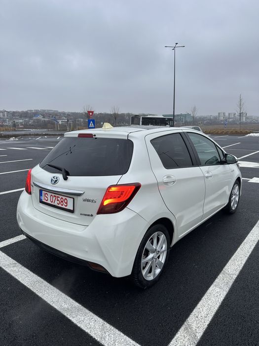 Toyota Yaris III Facelift Hybrid 12.2014 1.5 benzina+electric Automata