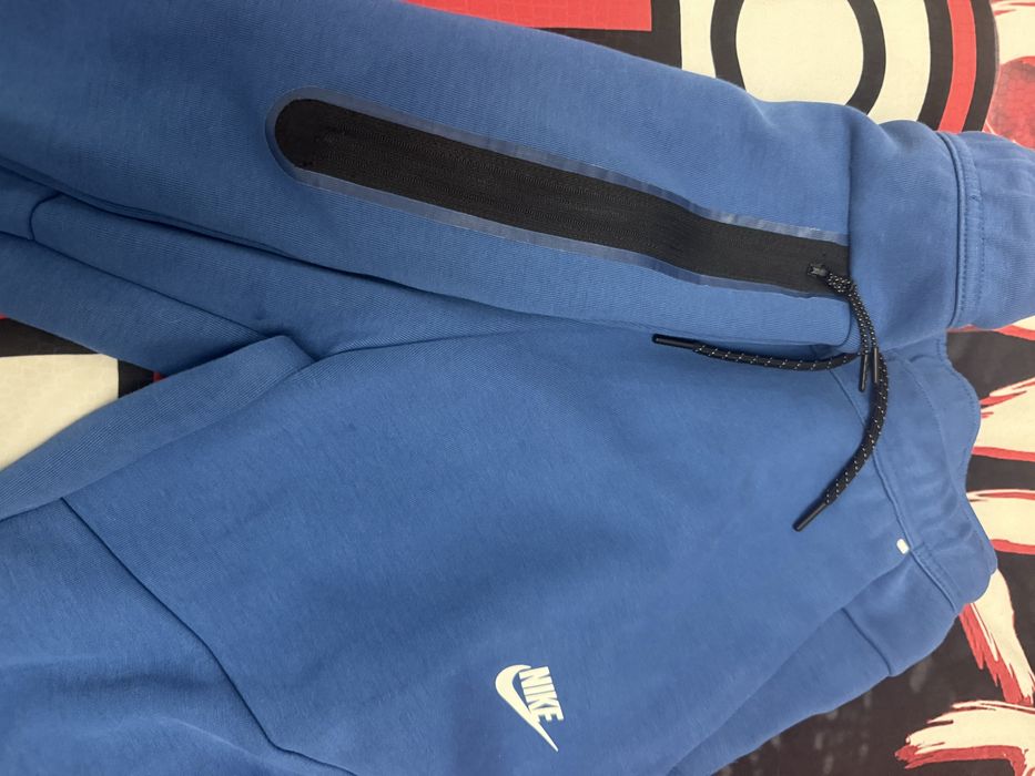 Оригинално долнище на  Nike Tech