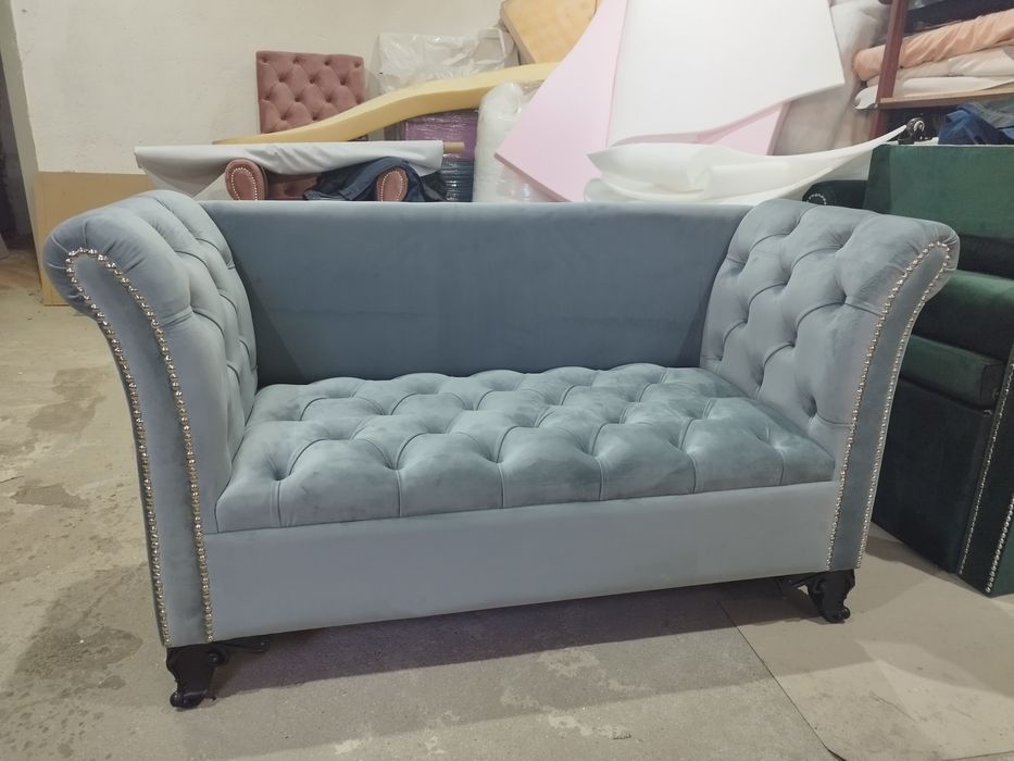 Диванче Честърфийлд - налично