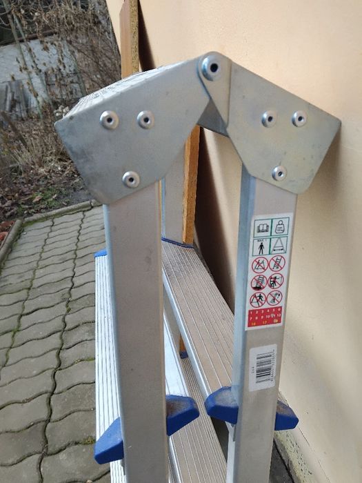 Scara de aluminiu dubla