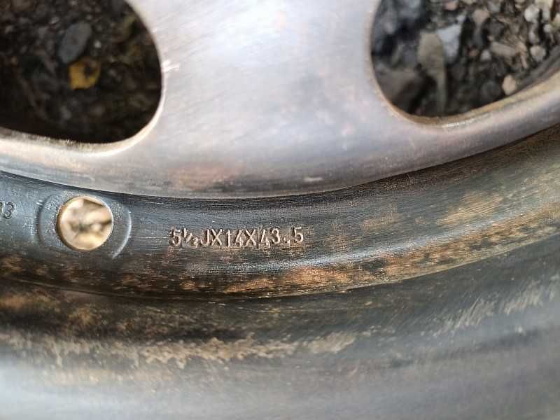 Продам оригинальные металлические диски на Ford
