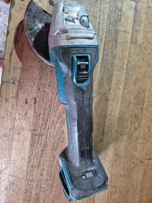 Flex polizor  Makita DGA  18V