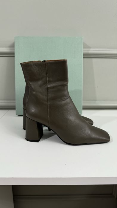 Шикарные сапожки цена 20000