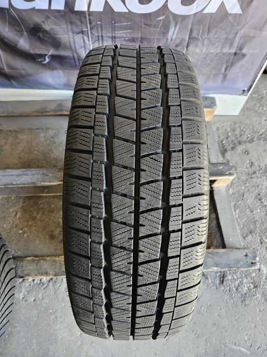 1 anvelopa iarna 235 65 16C Falken 9mm