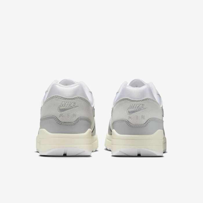 NIKE AIR MAX 1 87
номер 35.5
NIKE AIR MAX 1 87
номер 35.5

Цена 71 Е