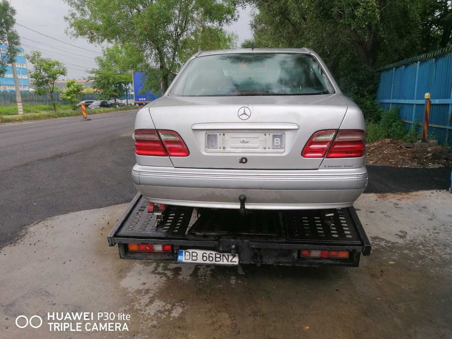 dezmembrez mercedes e class w210 facelift/bara fata w210/far w210