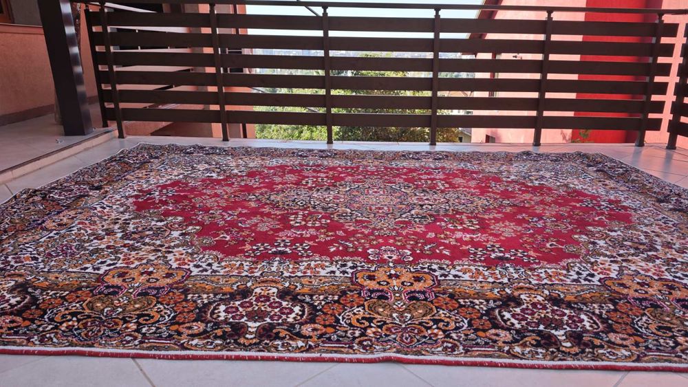 Персийски килим - голям.
