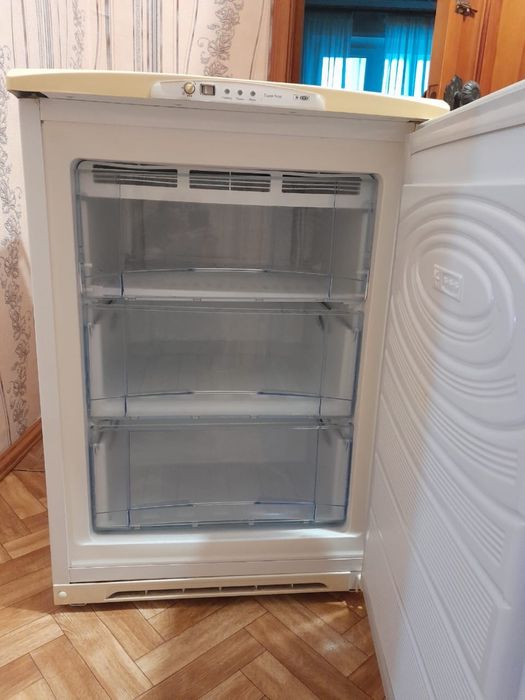 Продам морозильную камеру