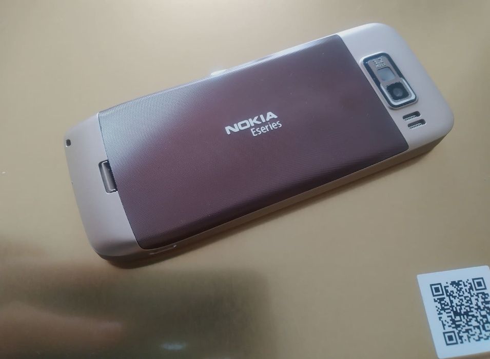 Мобилен телефон Nokia Нокиа E 52 Gold чисто нов 3.2MP640x480 15fps,