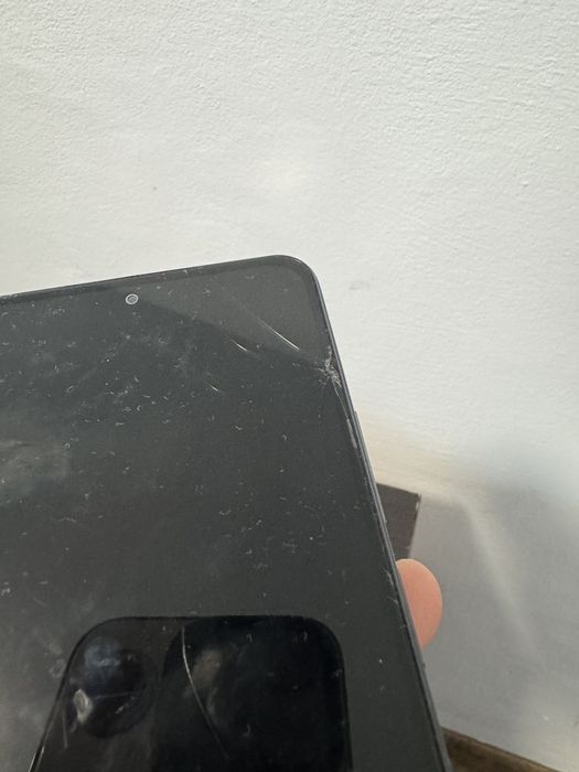 Смартфон POCO F3