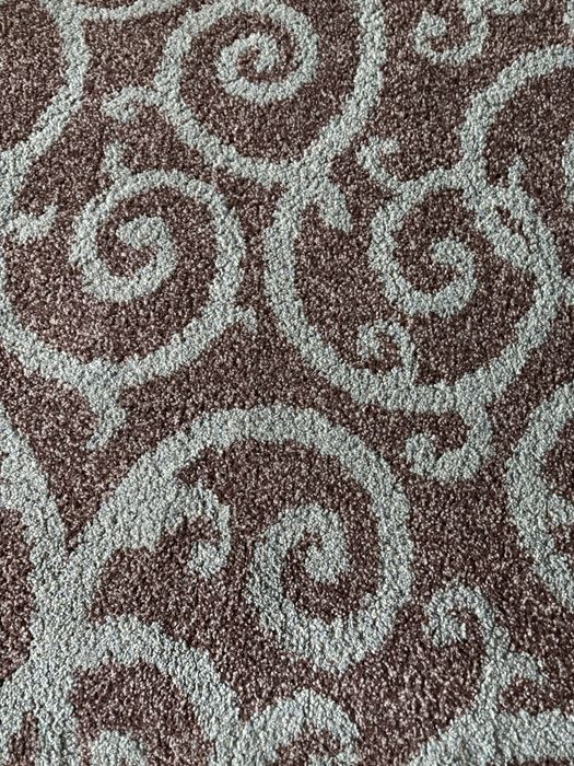 Продам красивый ковер 1.6*2.3 м