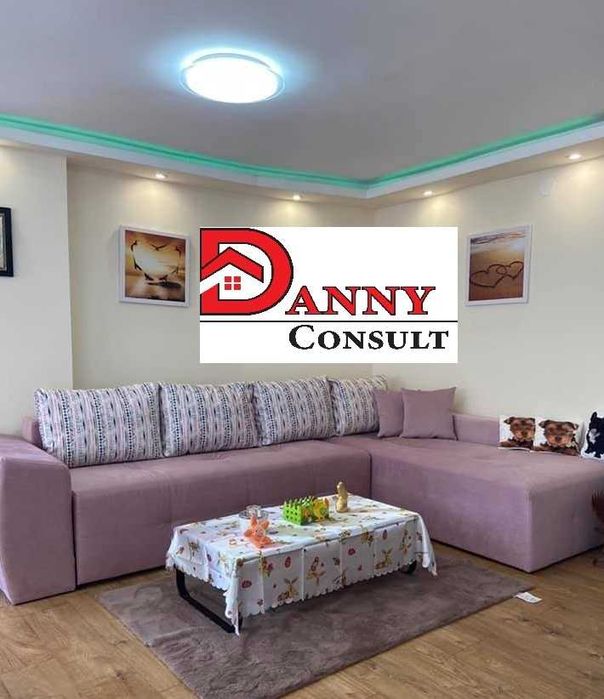 Едноетажна къща на две нива в центъра на гр. Лясковец