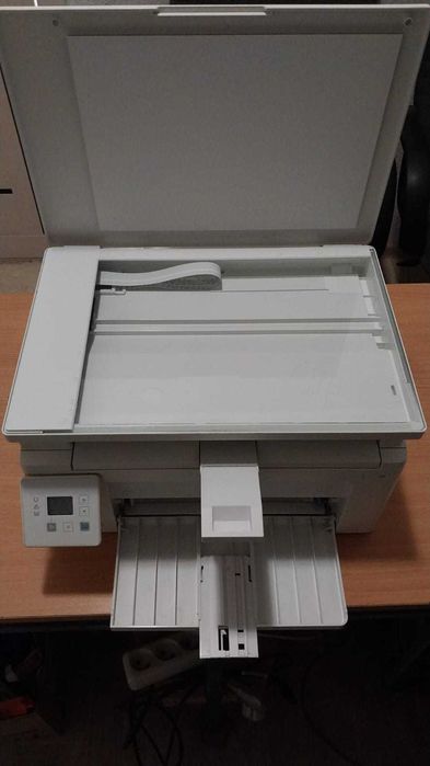 3в1 принтер HP Pro MFP M130a в отличном состоянии