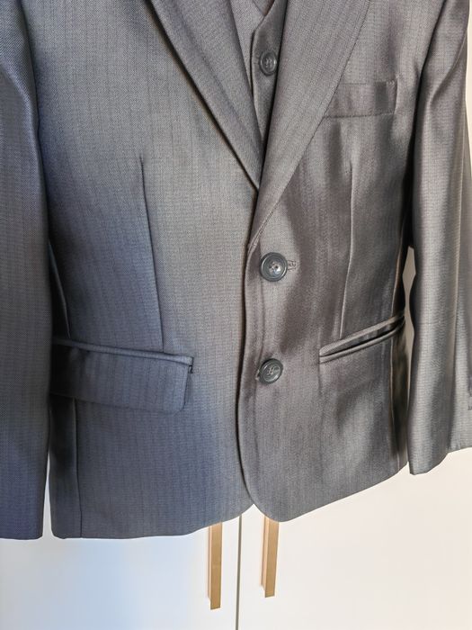 Новый костюм тройка 5л