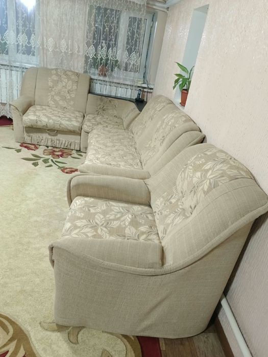 Продаётся мягкий мебельный гарнитур