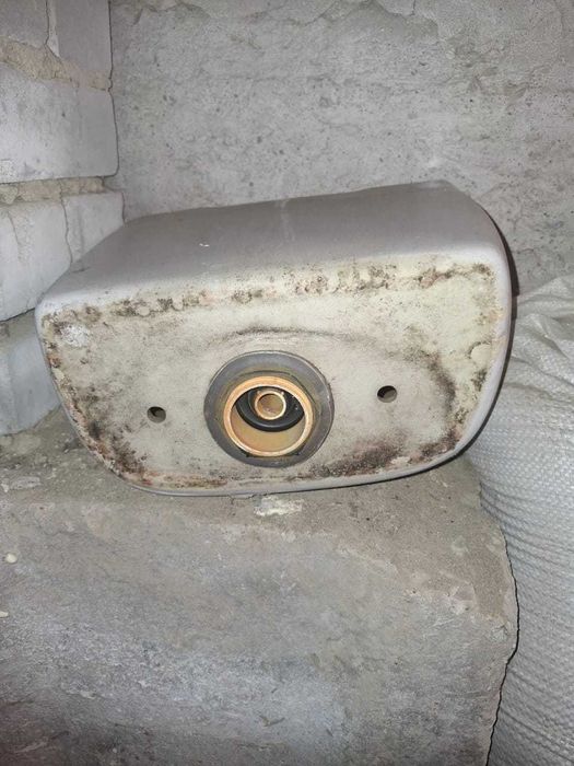 Продам бачок от унитаза