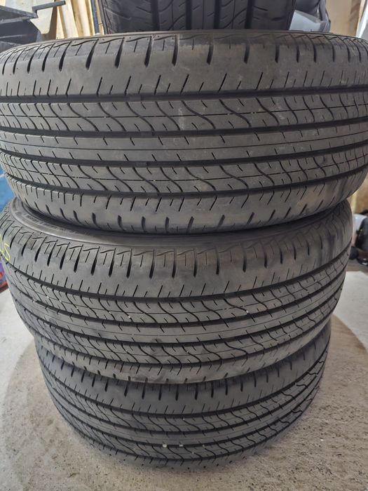 Vand anvelope vara 205/50 R17 ca noi