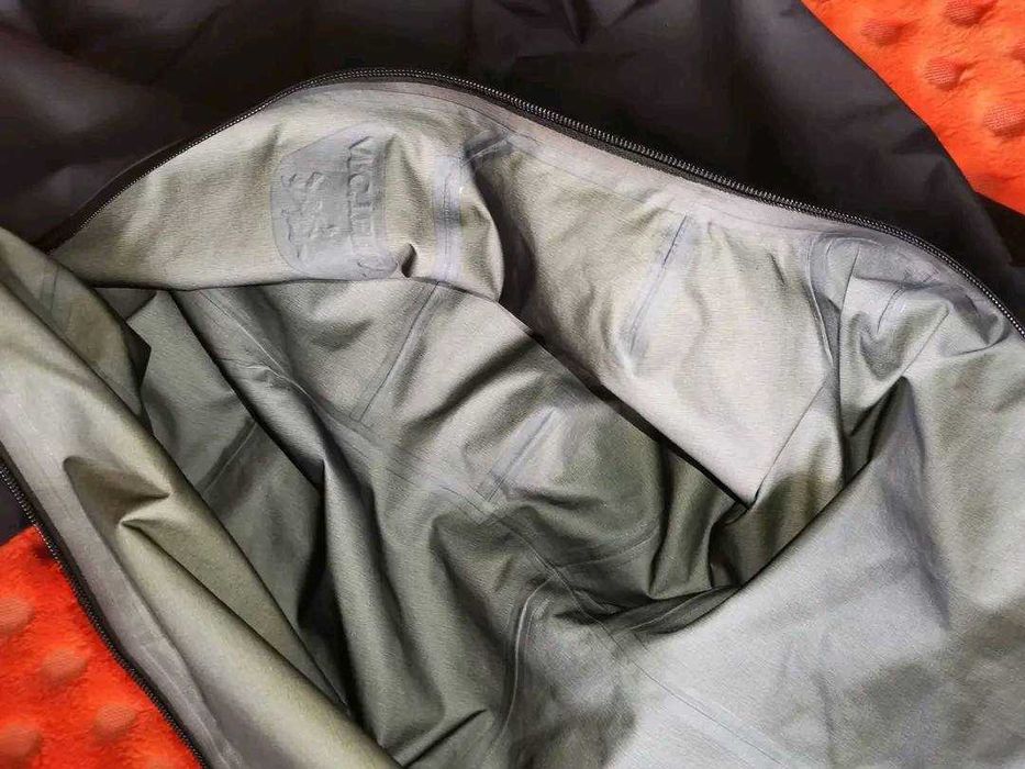 ARCTERYX Theta SV Bib 
Премиум клас
Оригинал
Мъжки гащеризон 2ХЛ-ХЛ