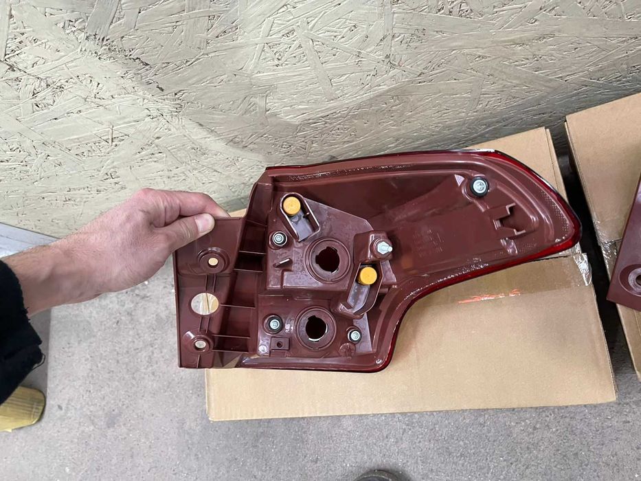 Фонарь на Тайота Рав4 2013- / Toyota Rav4 2019