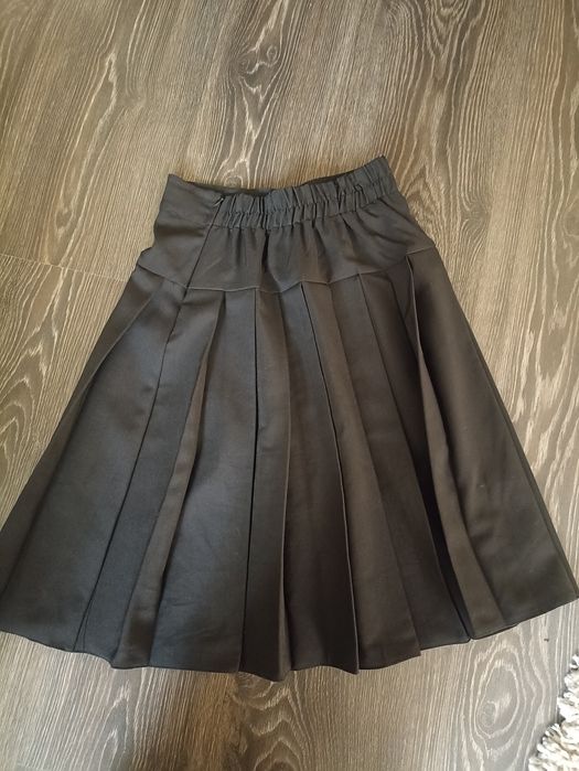 Юбка школьная в хорошем состоянии