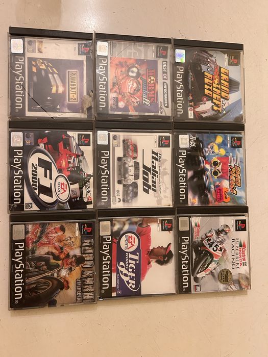 Комплект PlayStation 1 (PS1) + 3 Оригинални Джойстика + 9 Игри