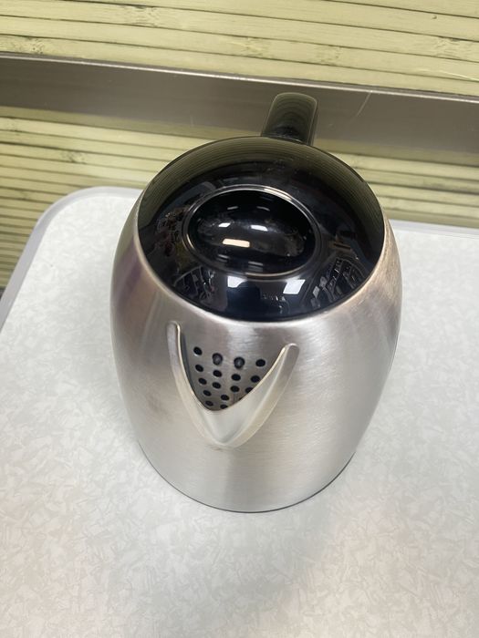 Електрическа кана Russell Hobbs Victory