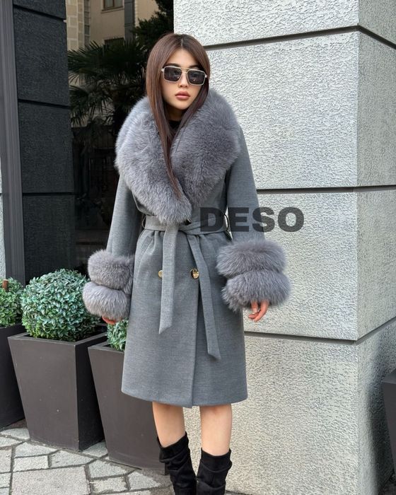 Кашмирено палто с естествена лисица