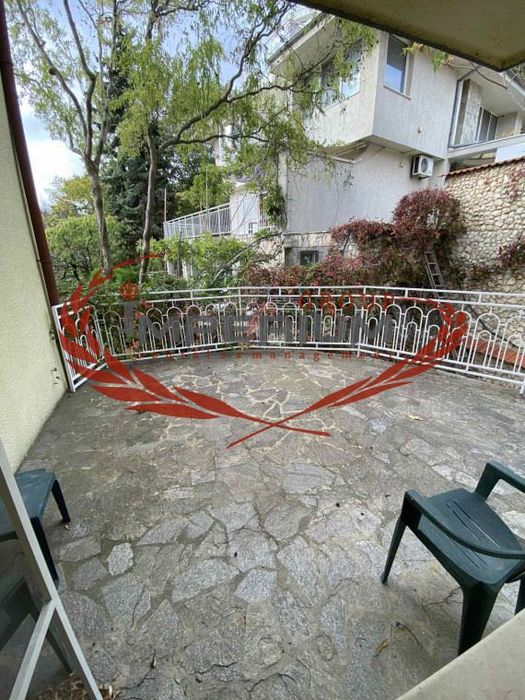 Дава се под наем Едностаен апартамент в Варна, Бриз - 30 кв.м за 280.5 € - Снимка #2