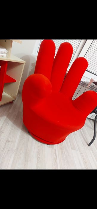 Голяма спалня с матрак и гардероб