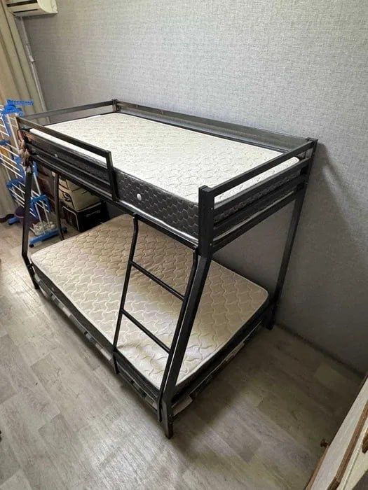 Продам 2х яросную кровать