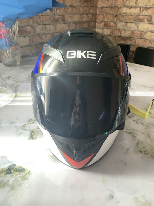 Продам мото шлем GIKE размер M вместе с гарнитурой