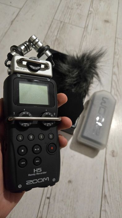 Zoom H5 recorder portabil