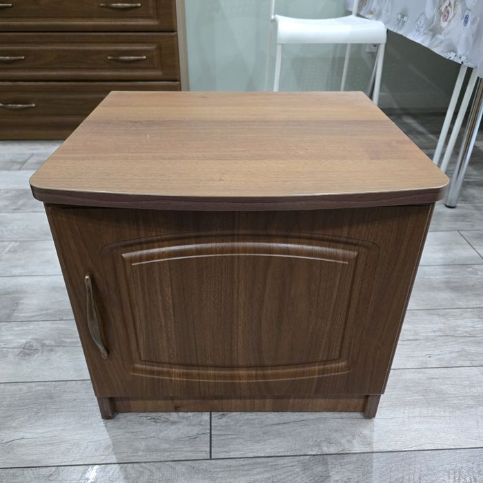 Комод и прикроватные тумбы