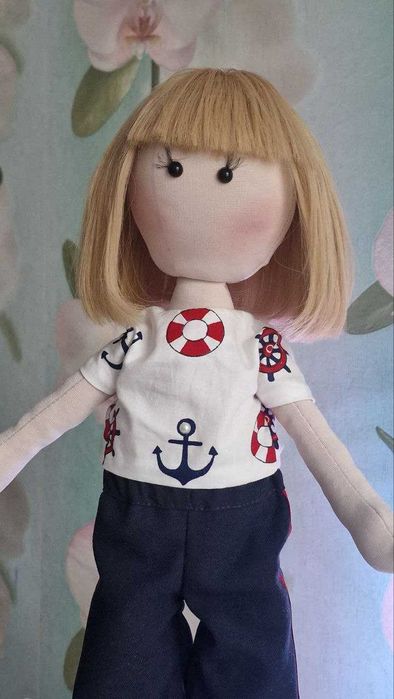 Продам текстильную куклу Snejka