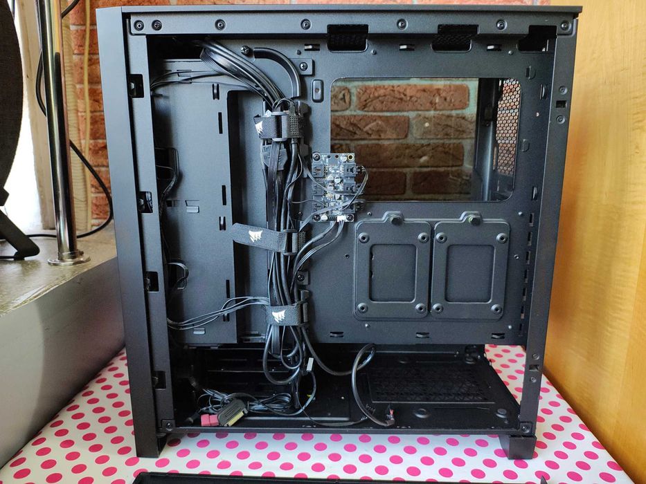 Carcasa Gaming Corsair iCUE 4000X RGB cu Cooler H100x RGB Elite v2.