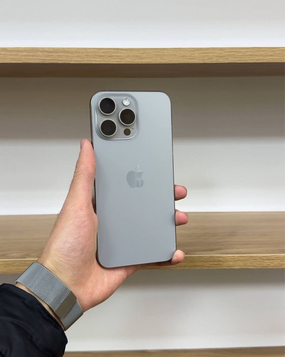 Iphone 15 pro max 800$