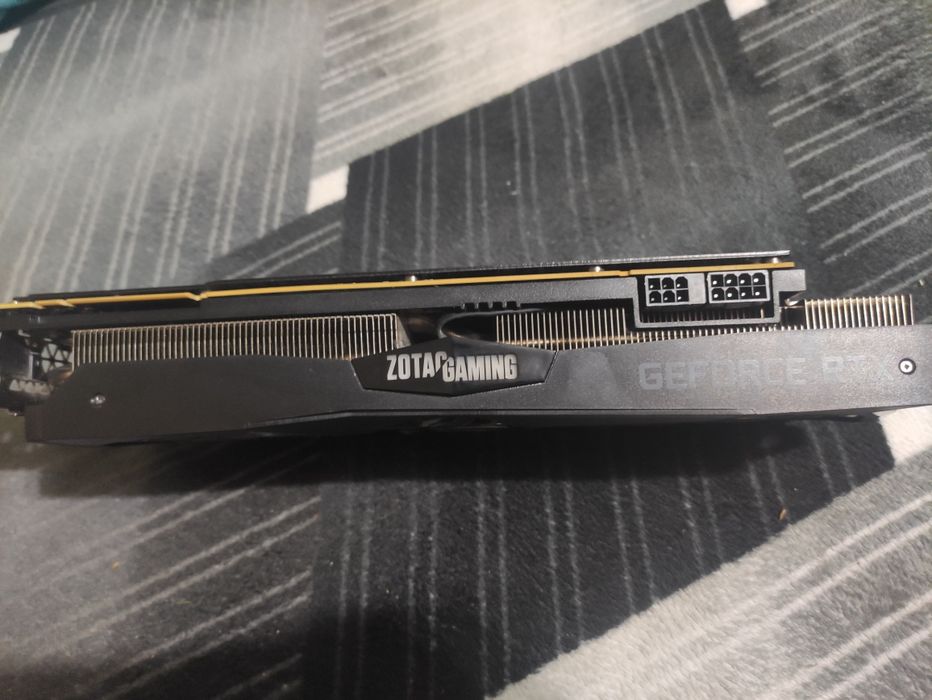 Vând RTX2080 ZotacGaming 3xFans