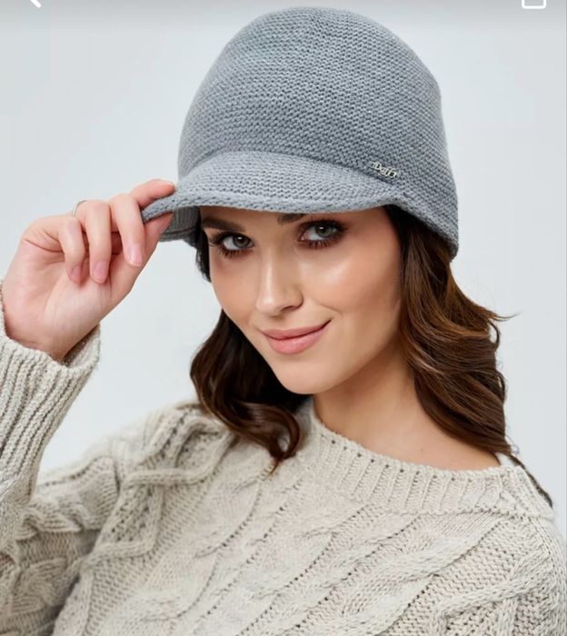 Шапка-кепка женская