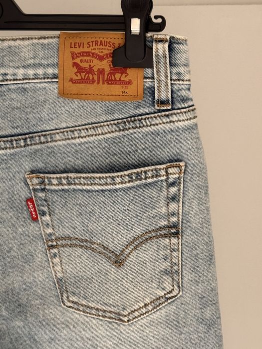 Класически дънки Levi’s 510 Skinny – размер 14А (юношески)