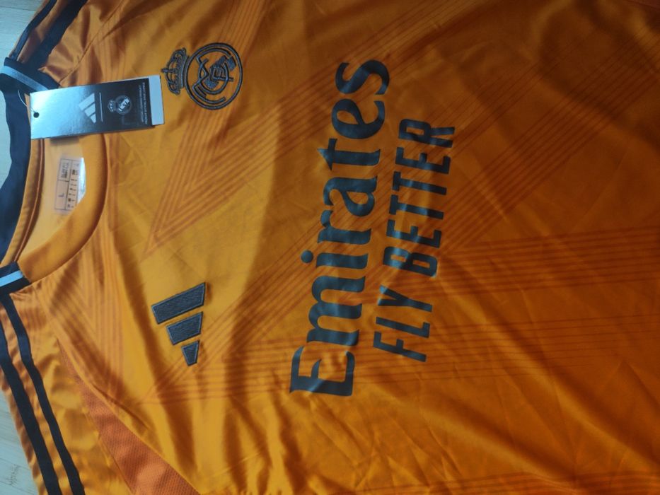 Tricou Real Madrid Deplasare 24/25 nou cu etichetă- Mărimea L
