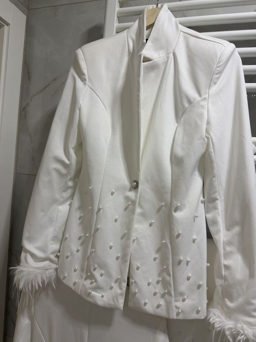 Costum cu perle!