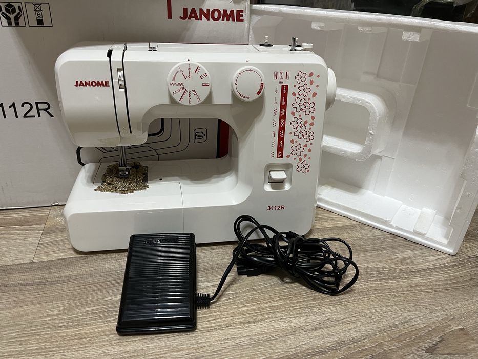 Швейная машинка JANOME