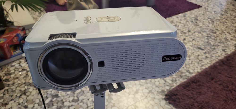 Tv  video  și telefon proiector