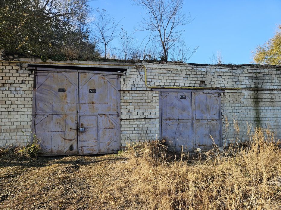 Продаётся коммерческое помещение с участком