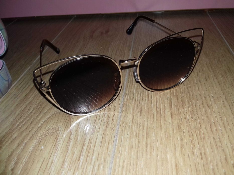 Слънчеви очила с метална рамка котешко око + калъф за слънчеви очила